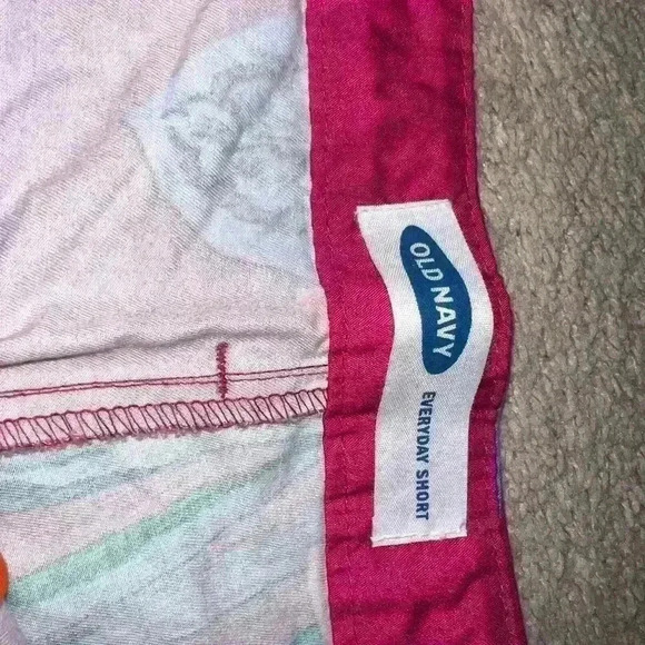 Old Navy Floral Women's Shorts - Picture 3 of 4